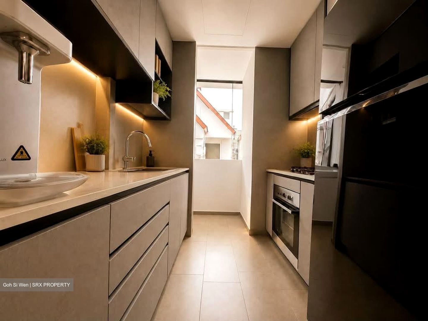 Stratum (D18), Condominium #572951131